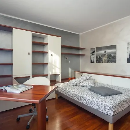 Eleonora Apartment *